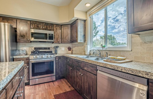 Fruita House | Ladybug III: Fire Pit, Bikes & Dog Friendly