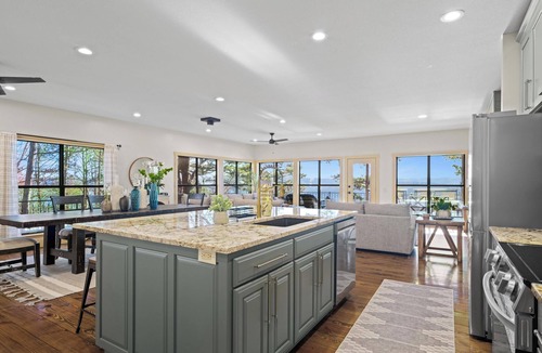 Beaver Shores House | Lake front oasis on Beaver Lake/Rogers