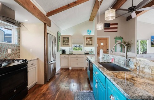 Afton House | Lakefront, Private Dock, Boat Slip and Indoor Fishing. Golf, airport next door.
