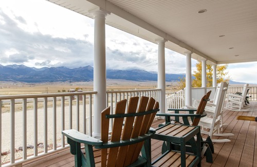 Westcliffe Cabin | Lamp Post Lodge