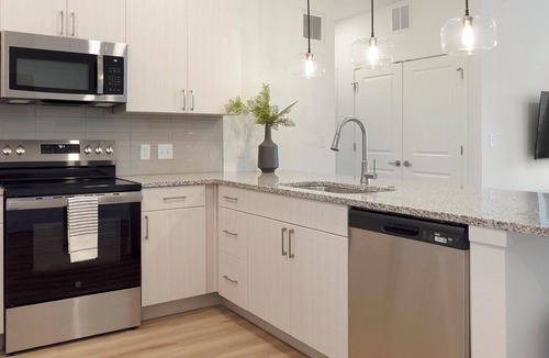 Firestone Apartment | Landing | Amazing 1BD, Clubhouse, Gym