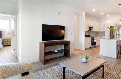 Firestone Apartment | Landing | Amazing 2BD, Clubhouse, Gym