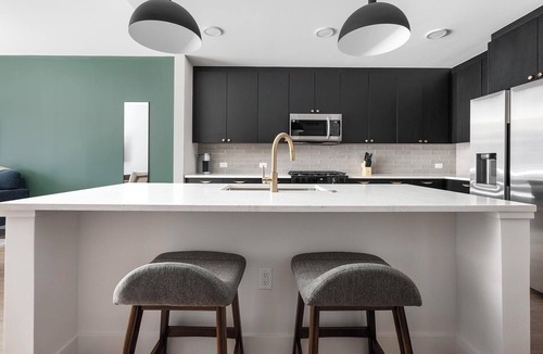 Uptown Apartment | Landing | Chic 1BD, Gym, Rooftop Lounge