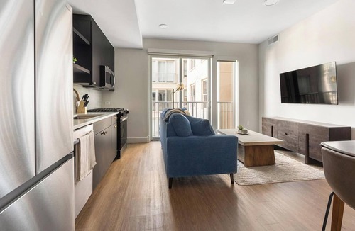 Uptown Apartment | Landing | Modern 1BD, Gym, Rooftop Lounge