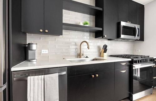 Uptown Apartment | Landing | Modern 1BD, Gym, Rooftop Lounge