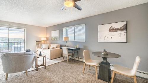 Northwest Colorado Springs Apartment | Landing Modern Apartment with Amazing Amenities (ID7160X43)