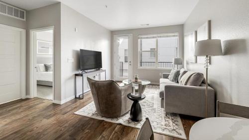 Louisville Apartment | Landing Modern Apartment with Amazing Amenities (ID3151X13)