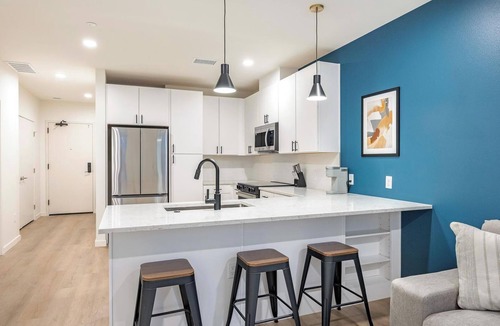 Civic Center Apartment | Landing | Stunning 1BD, Rooftop Lounge, Gym