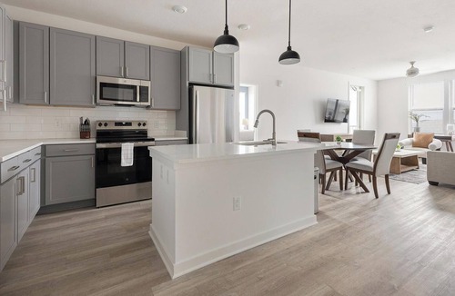 Broomfield Apartment | Landing | Stylish 2BD, Gym, Clubhouse