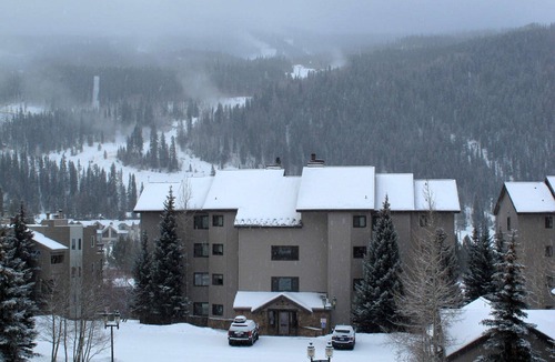 Mountain House Condo | Large 3 BR/3 BA Near Mountain House Lifts; Private Hot Tub in unit; 7 beds