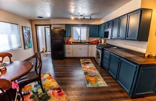 Lazear House | Little Blue House, Hotchkiss CO-3BR 1BA farmhouse w/easy access lots of parking