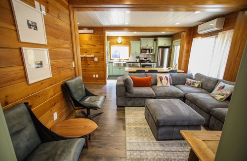 Old Town House | Little Red Ski Haus, 2min walk to Winter Park lift