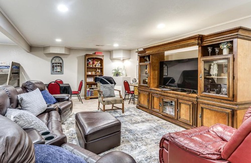 Columbine Apartment | Littleton Apt w/No Cleaning Fee near Chatfield!
