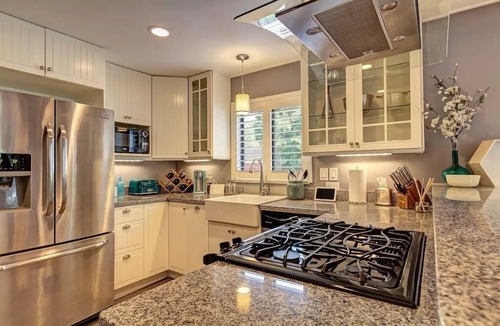 Littleton House | Littleton Cottage🏡2 blocks to Main🛍️Pets🐶Fenced Yard♨️Firepit🤑0 Cleaning & Pet Fee