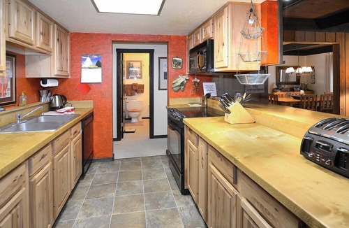 Mount Crested Butte Condo | Location is Everything! Ski-In/Out Condo, No Stairs, End Unit + VIEWS