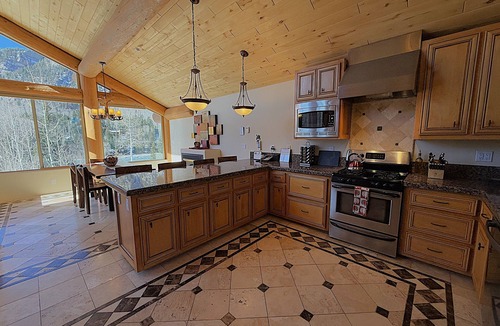 Columbine Lake Cabin | Lodge with Private Hot Tub, Pond, 2 Miles to Ski Resort