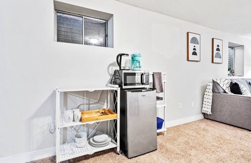 Aurora Apartment | Loftium | Adorable, Peaceful & Updated Guest Suite