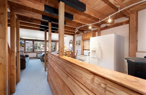 Purgatory Cabin | Log Cabin in the Lodge | AC, Pool, Hot Tub, Golf & Ski