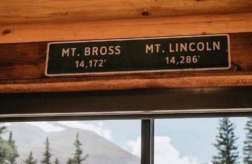 Alma Cabin | Log Cabin w Hot Tub + Epic 14er Views - Near Breck