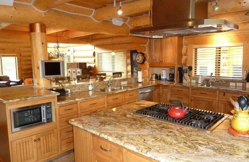 Royal Mountain Ranch House | Log Home Great For Families! Walk to Frisco Main Street. Near Copper Mtn.