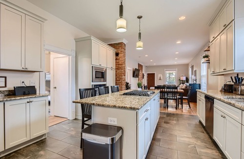 Highland House | LoHi Retreat, Walk to Downtown, Game Room, Huge Backyard, Sleeps 12, Garage