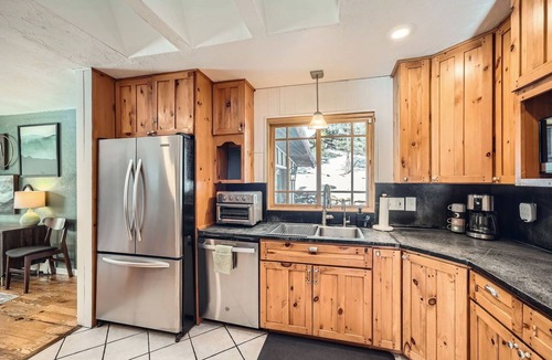 North Central Evergreen House | Lone Spruce Lodge- Mountain Tranquility with City Convenience in Evergreen