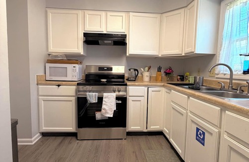 Wilmington House | Lovely 2-bedroom townhome with central air in charming Wilmington