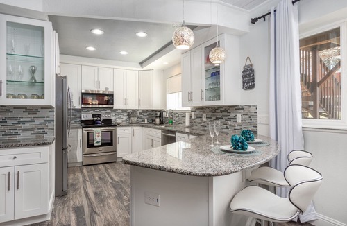 Littleton House | Lovely 2BA King Beds+2 Car Garage. Hidden Gem-Walk>Shops & Dining!