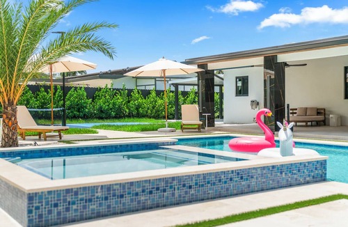 Ludlam House | Lovely 5-bedroom house with AC in beautiful Miami