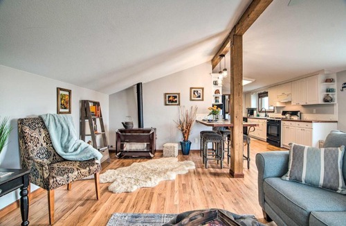 Fort Collins Apartment | Lovely Barn Loft w/Mountain Views on Horse Estate
