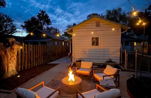Historic Fort Collins High School Apartment | Lovely Guesthouse, AC, Backyard Gas Fire pit, Walking Distance to CSU & Old Town