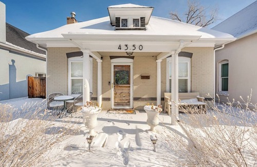 Sunnyside House | Lux Sunnyside 2B/2B Loaded w Creature Comforts