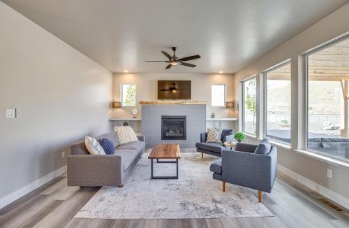 Grand Junction House | Luxe Living: Grand Junction Home w/Hot Tub, Views