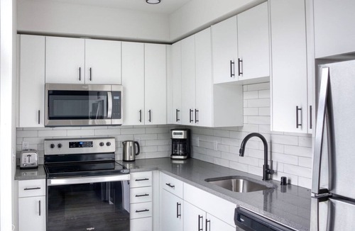 Lower Queen Anne Apartment | Luxe Lower Queen Anne 1BR w/Garden, BBQ & Game Room, by Blueground