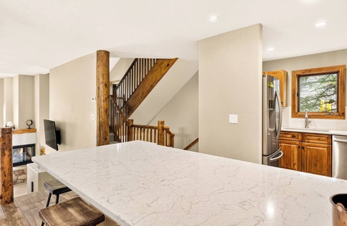 Four O'Clock House | Luxe Primary Bath! Private Hot Tub, Walk to Lifts