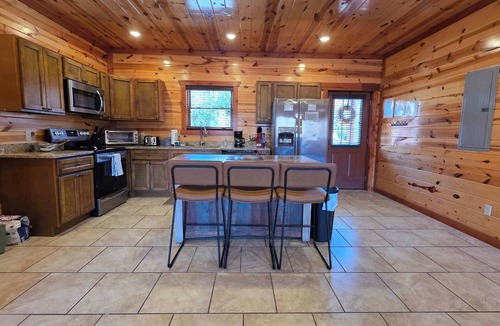 Chalet Village North Cabin | Luxe Sister Cabins, Sleeps 24, Pool, Hot Tub, Games