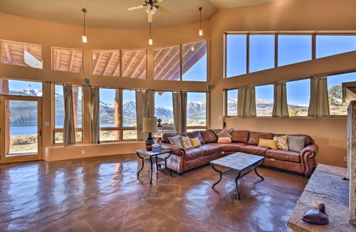 Twin Lakes House | Luxe Twin Lakes House w/Mountain & Lake Views!