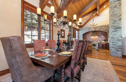 Mountain Village Cabin | Luxurious 3-Bedroom Summit Residence in Telluride with Ski-In Ski-Out & Hot Tub!