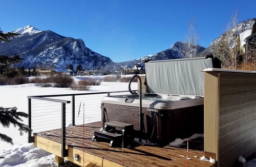 Frisco House | Luxurious 3BR/3BA, Amazing Views, Private HotTub, Easy Access to Resorts