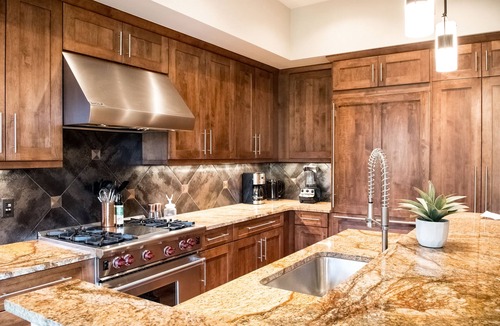 Mountain Village Condo | Luxurious Condo - Ski In/Ski Out Access - Close to Gondola - Majestic Views
