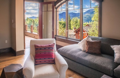 Mountain Village Condo | Luxurious Condo - Ski In/Ski Out Access - Close to Gondola - Majestic Views