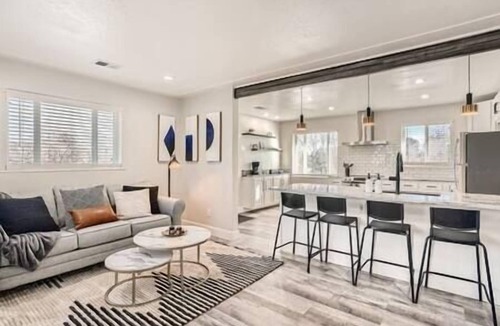 Barths House | Luxurious & Modern! Sauna, Great Neighborhood, West Denver