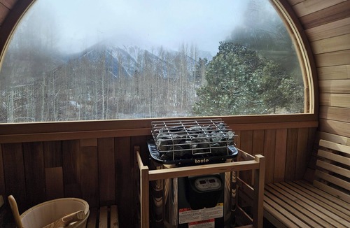 Twin Lakes House | Luxurious retreat with grand views of Twin Lakes and the Sawatch Mountain Range