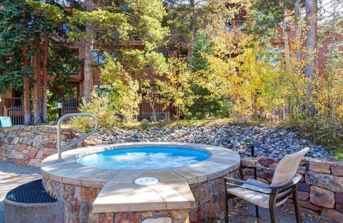 Christie Heights Condo | Luxury 1BR MTN Thunder ski-in condo w/hot tubs & pools - walk to & gondola!