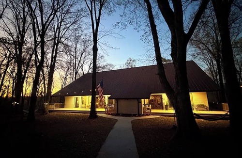 Rogers House | Luxury 30-Acre Estate - Beaver Lake - Sleeps 16+