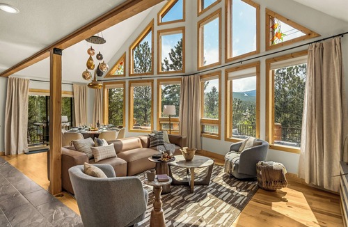 Bailey House | Luxury A-Frame | Hot Tub | Salt Room | Mountain Views | 50 Min Red Rocks | 3BR