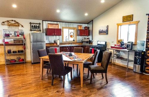 Crawford Apartment | Luxury HayLoft-High Speed WiFi