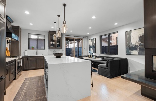 Sloan Lake House | Luxury Home, 0.7 miles from Mile High! Sleeps 10
