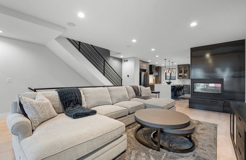 Sloan Lake House | Luxury Home, 0.7 miles from Mile High! Sleeps 10