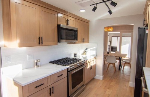 Hale House | luxury Home In Great Location
